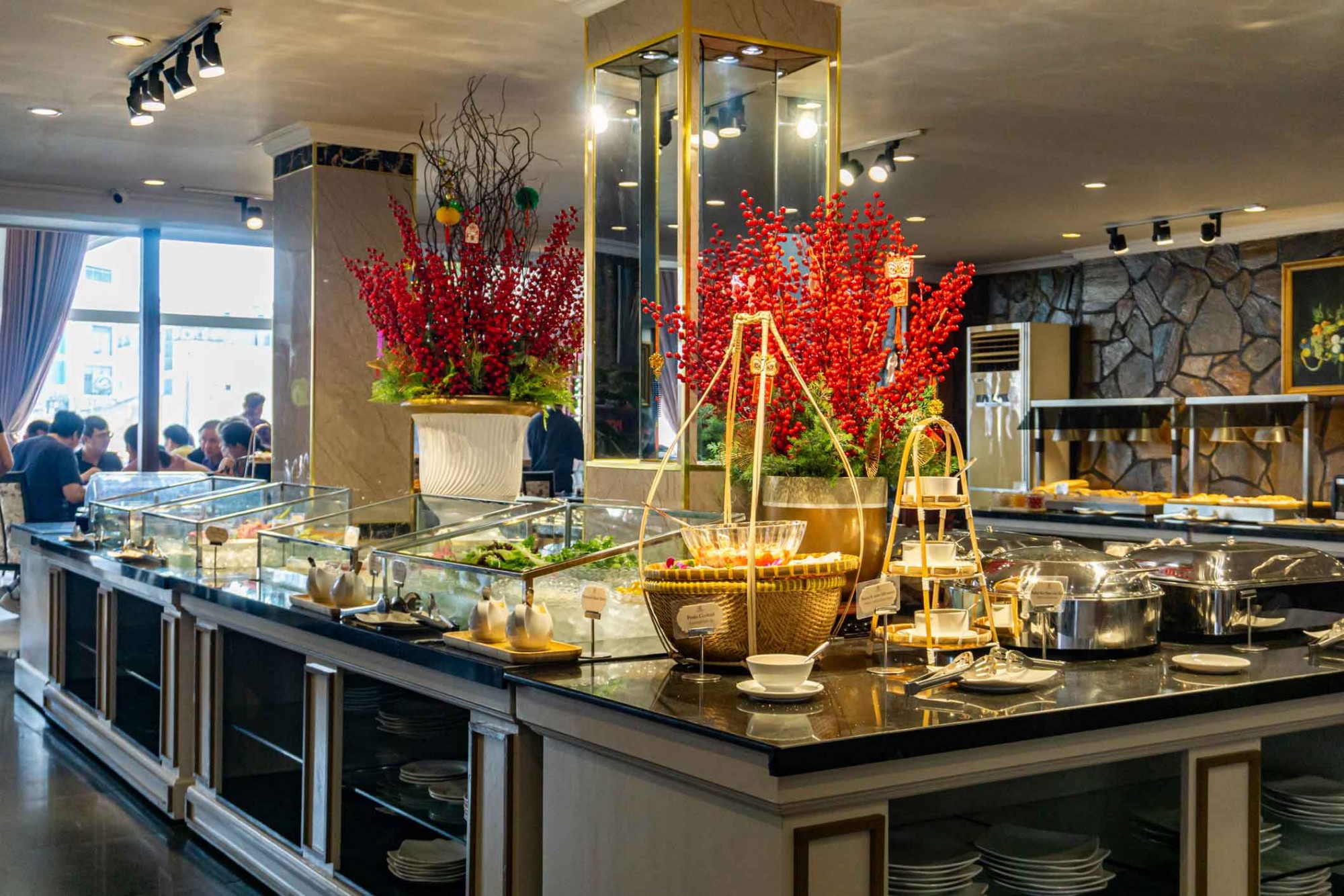 Nhà hàng phục vụ buffet sáng & món Á – Âu